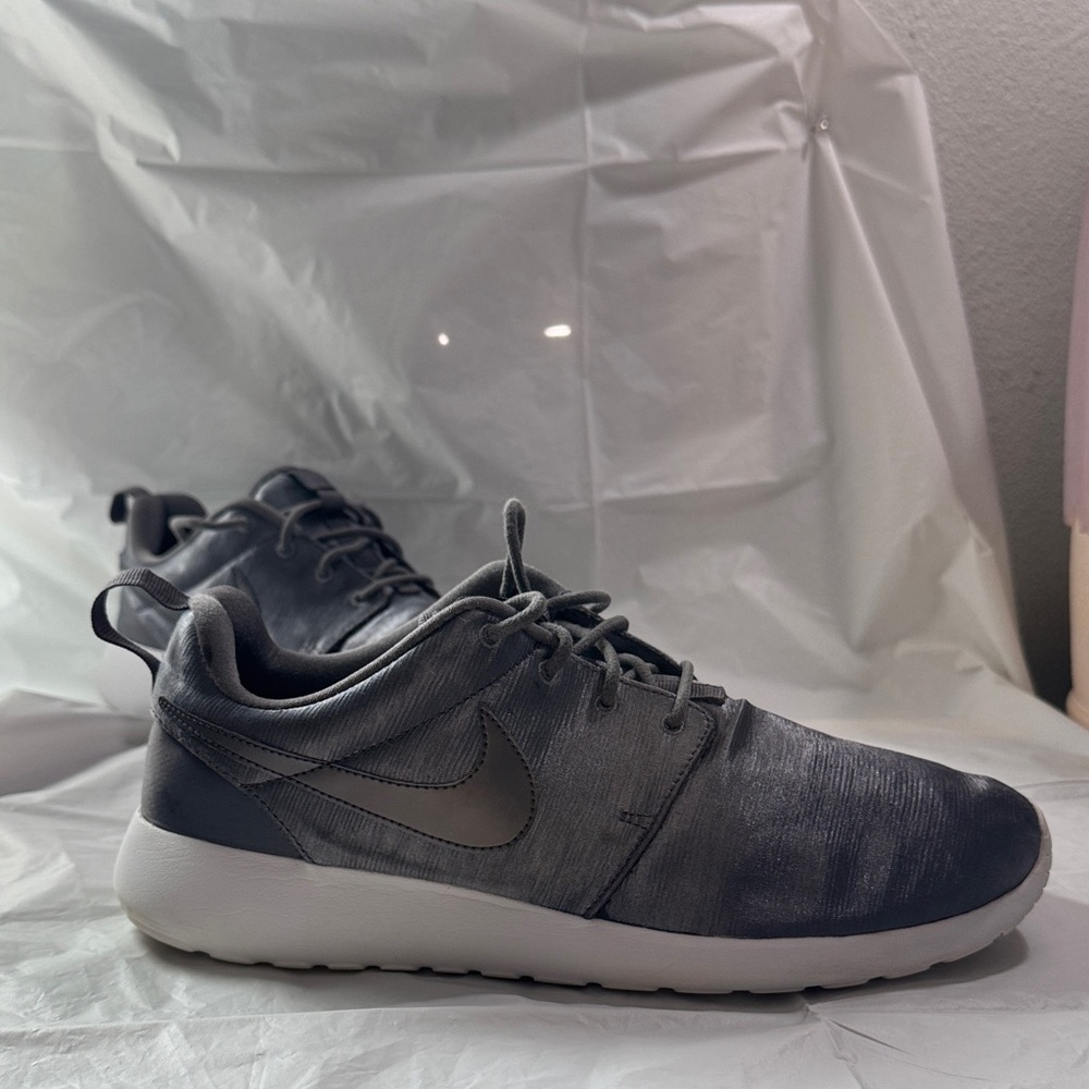 NIKE ROSHE ONE PREMIUM “SATIN”Women’s Running Shoes Satin and Gray Sneakers